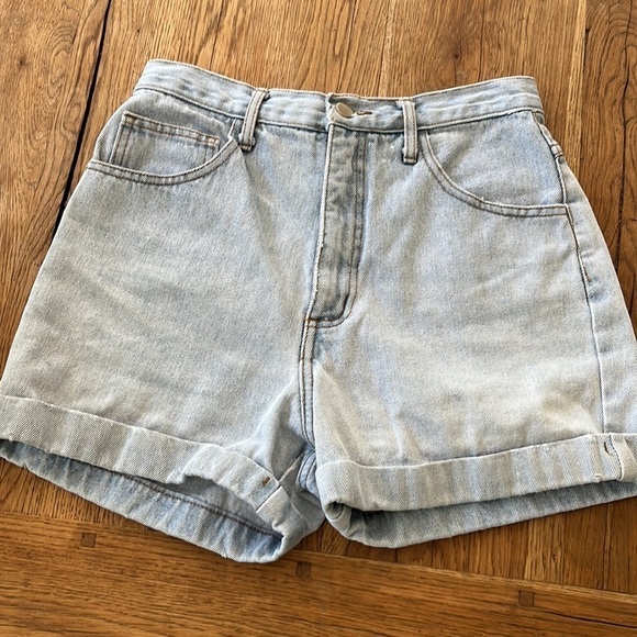 Women's Blue Jean High Rise Shorts 9-10 - Picture 4 of 7